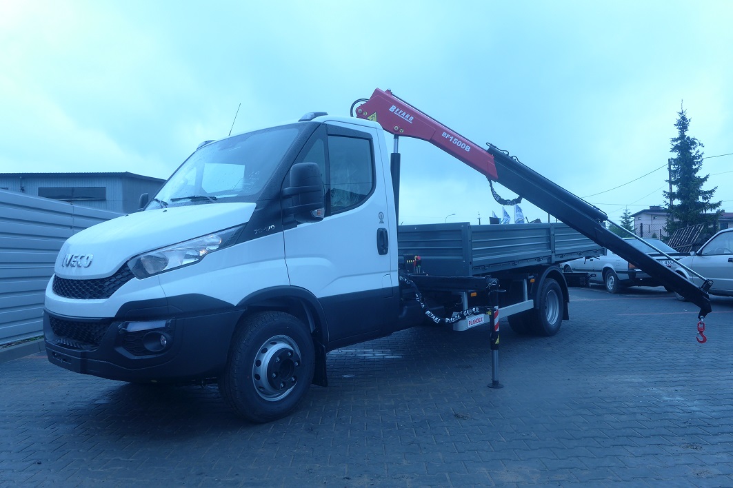 Iveco Daily 7t. z żurawiem